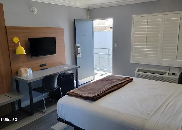 Value Inn Hollywood