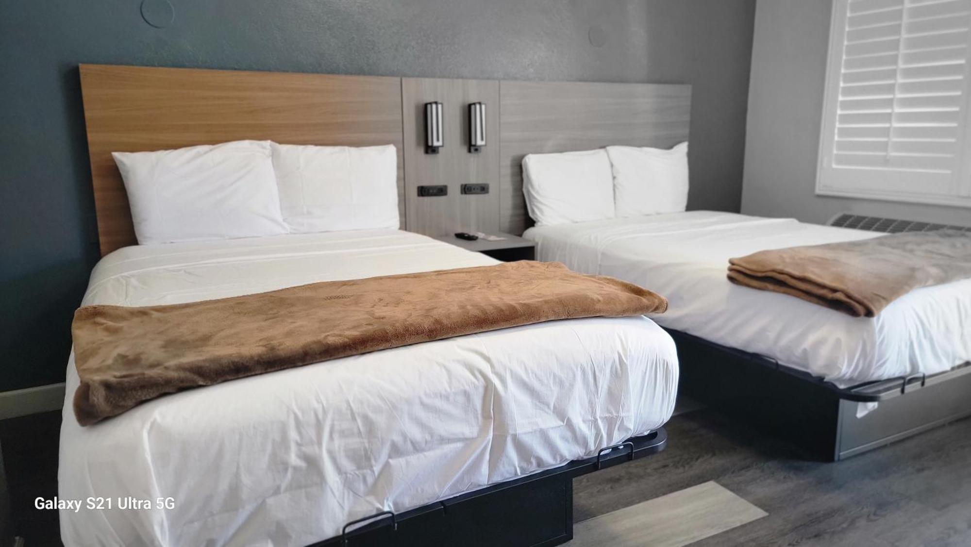Value Hollywood Motel