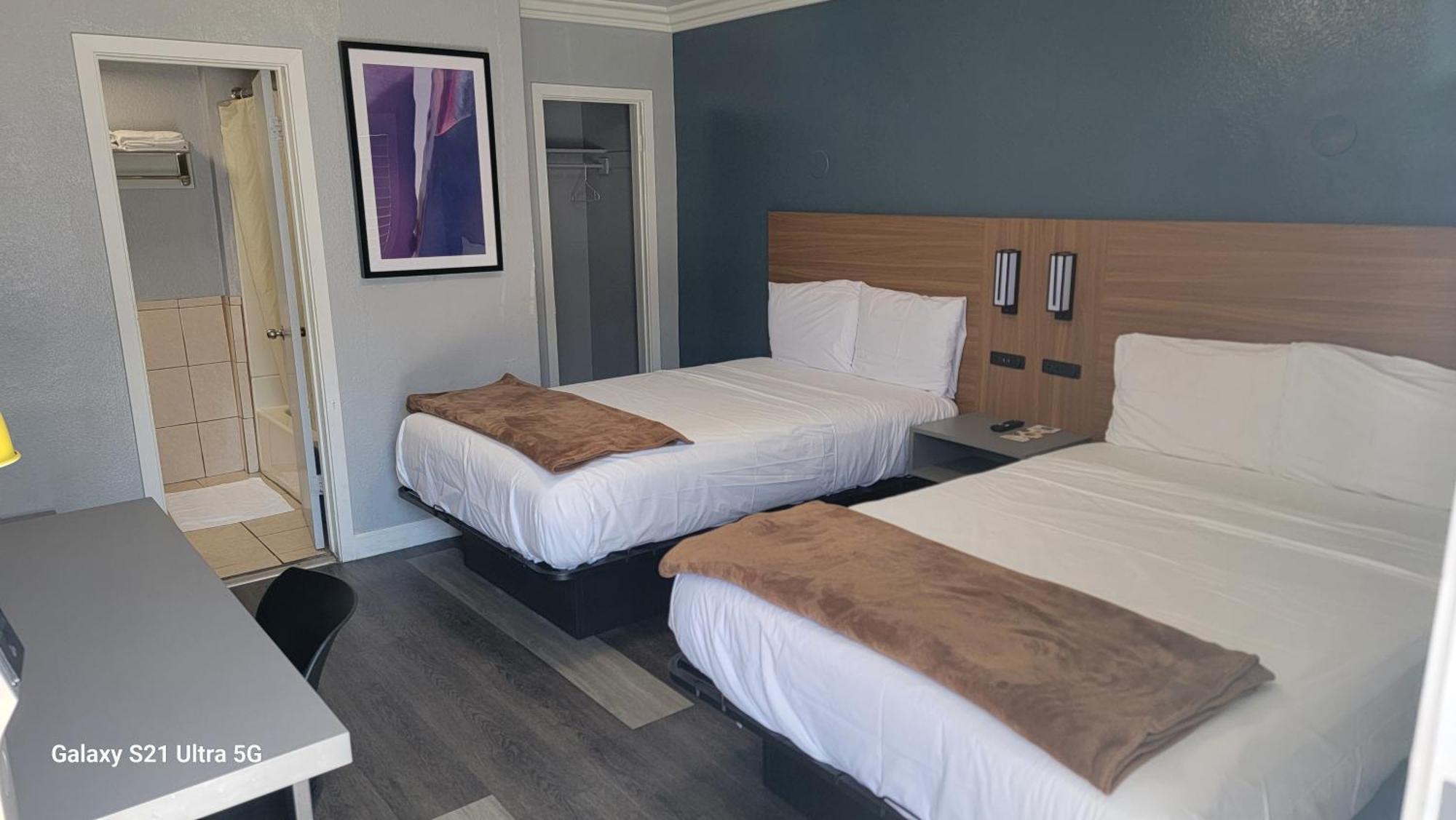 Motel Value Hollywood 2*