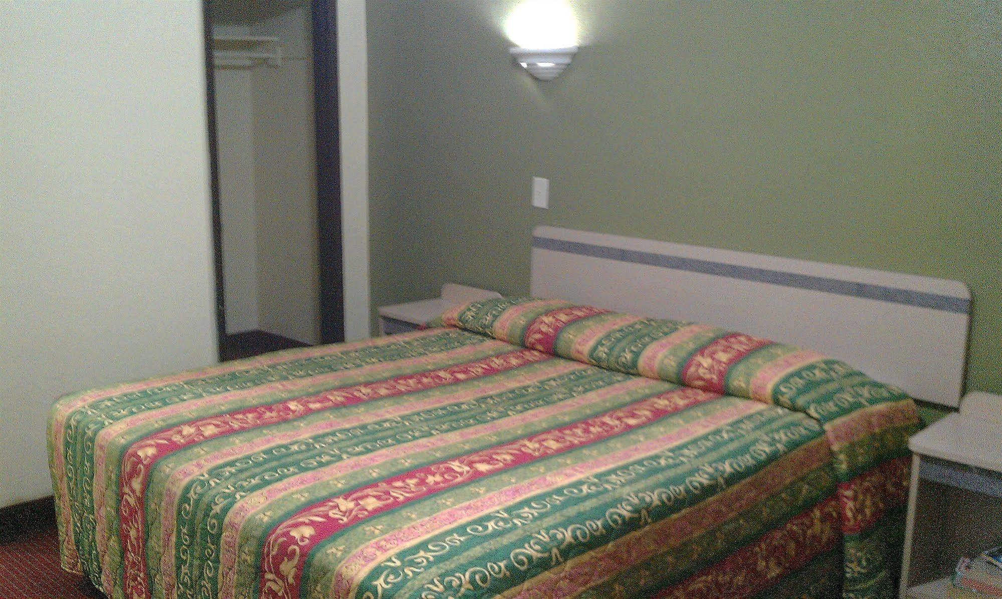 Value Hollywood Motel 2*