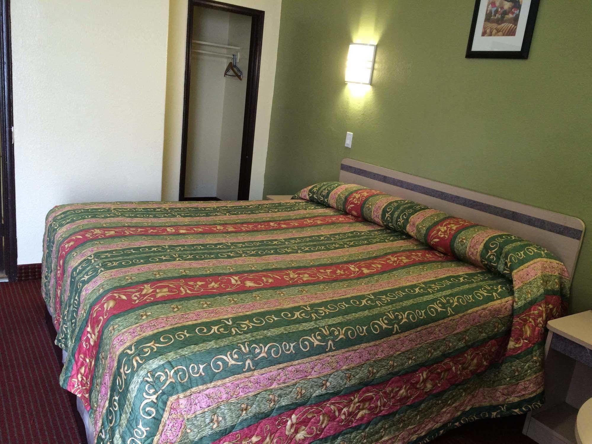 Motel Value Hollywood