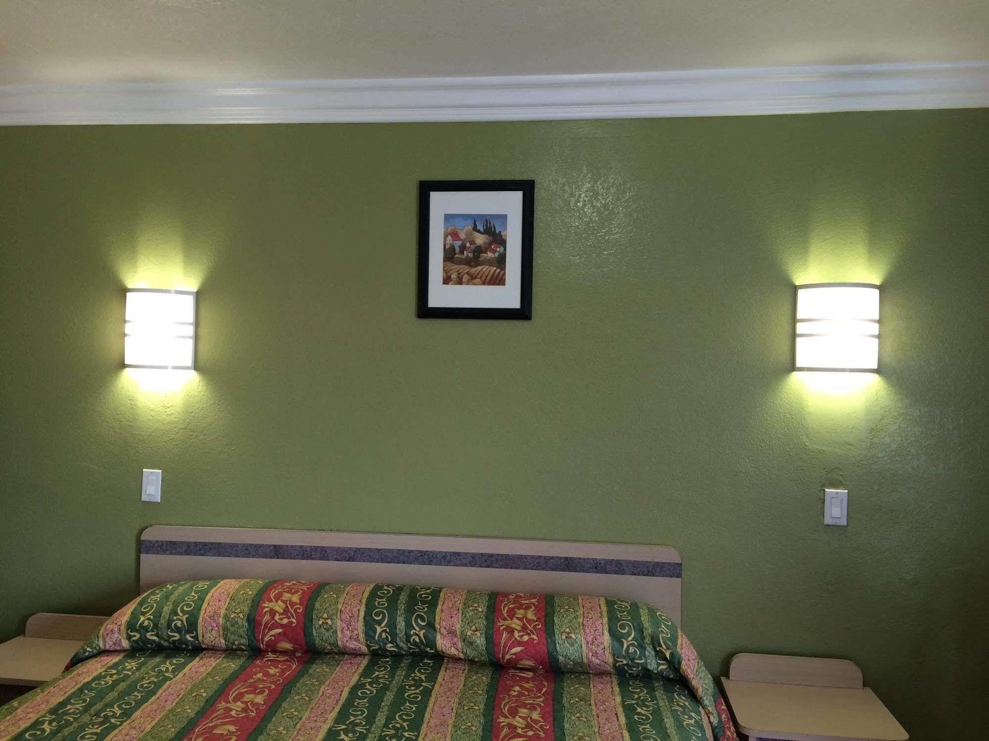 Motel Value Hollywood 2*